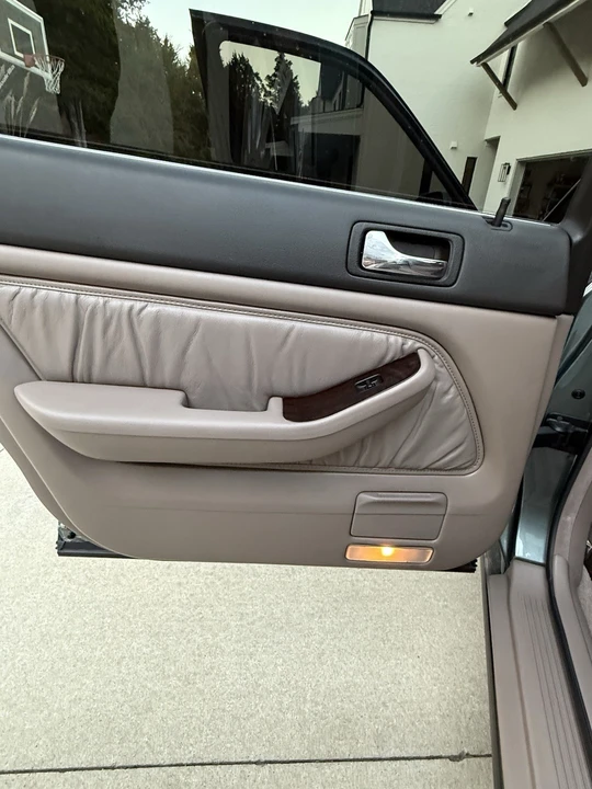 1993 Acura Legend 2nd Gen - Image 13 of 16