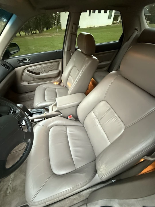 1993 Acura Legend 2nd Gen - Image 11 of 16