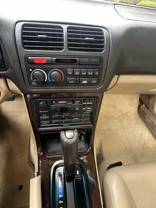 1993 Acura Legend 2nd Gen - Image 18 of 31