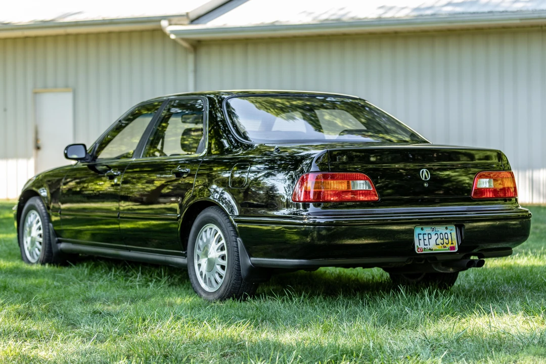 1993 Acura Legend 2nd Gen - Image 4 of 30