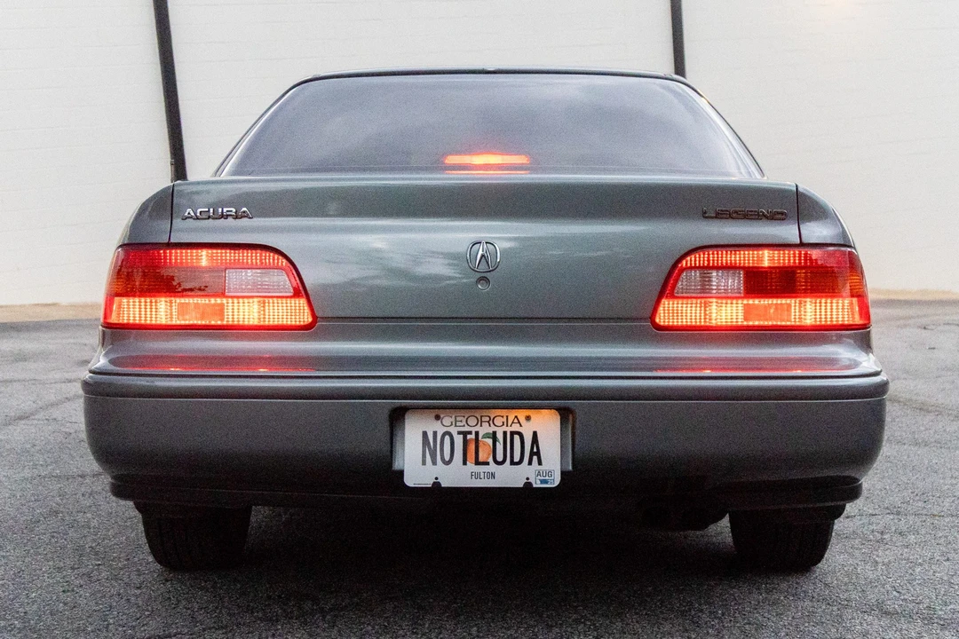 1993 Acura Legend 2nd Gen - Image 15 of 31