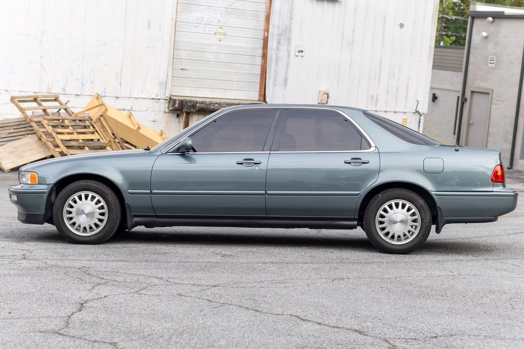 1993 Acura Legend 2nd Gen - Image 9 of 31