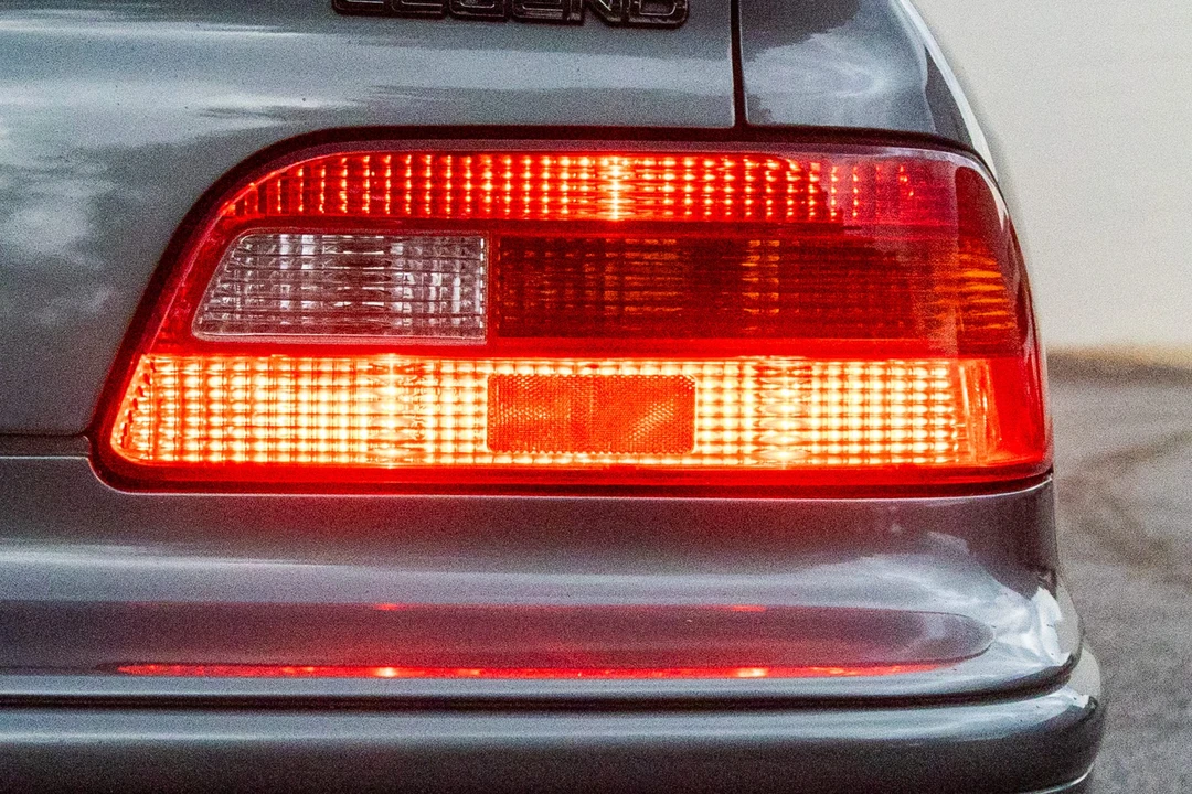1993 Acura Legend 2nd Gen - Image 17 of 31