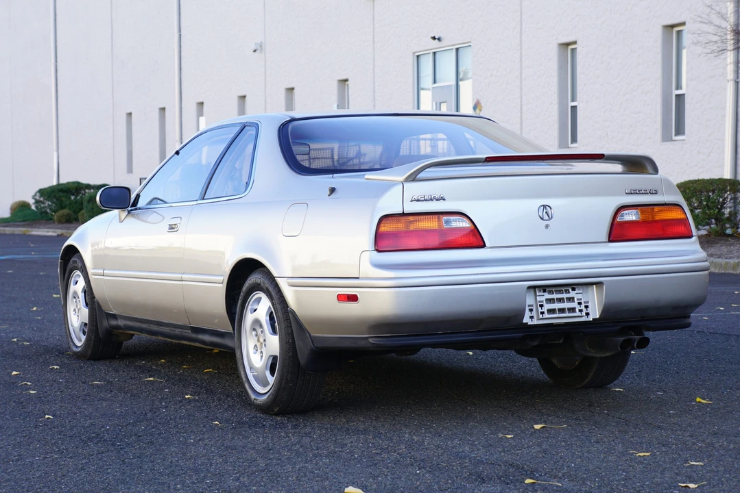 1993 Acura Legend 2nd Gen - Image 5 of 31