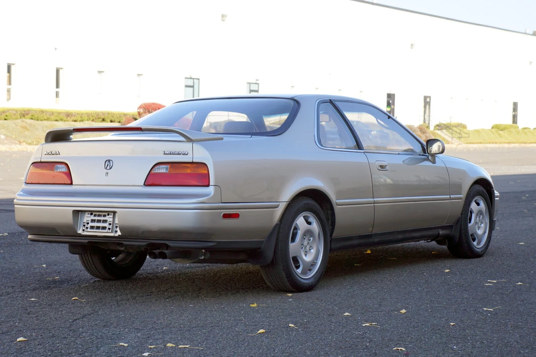 1993 Acura Legend 2nd Gen - Image 7 of 31
