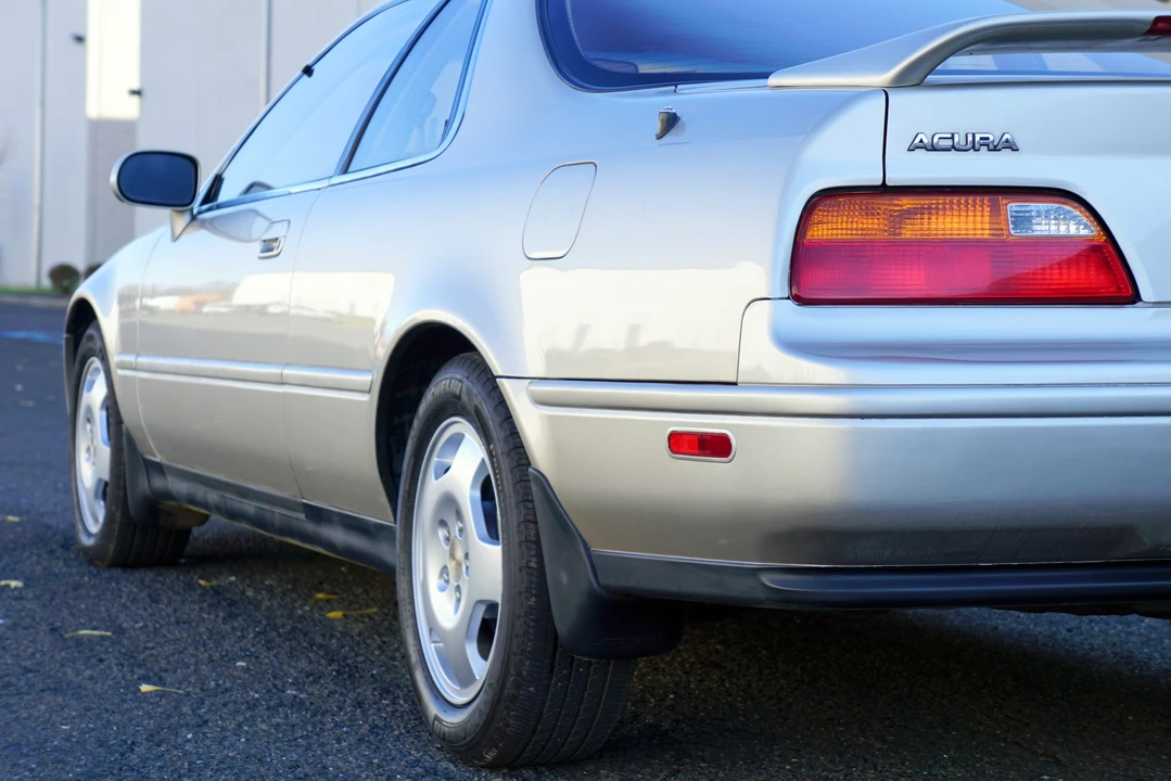 1993 Acura Legend 2nd Gen - Image 15 of 31