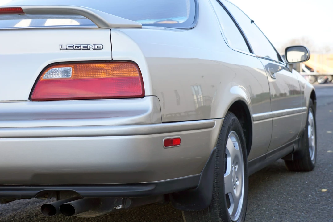 1993 Acura Legend 2nd Gen - Image 16 of 31