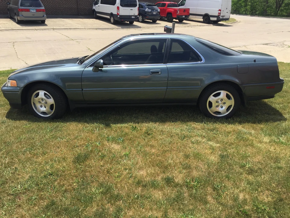1993 Acura Legend 2nd Gen - Image 9 of 31