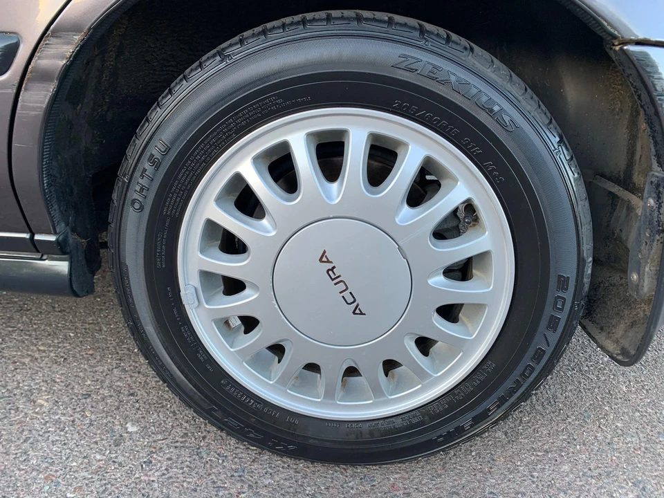 1993 Acura Legend 2nd Gen - Image 29 of 31