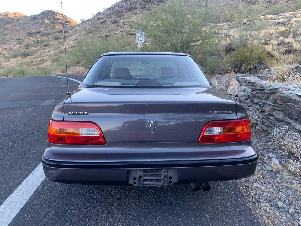 1993 Acura Legend 2nd Gen - Image 13 of 31