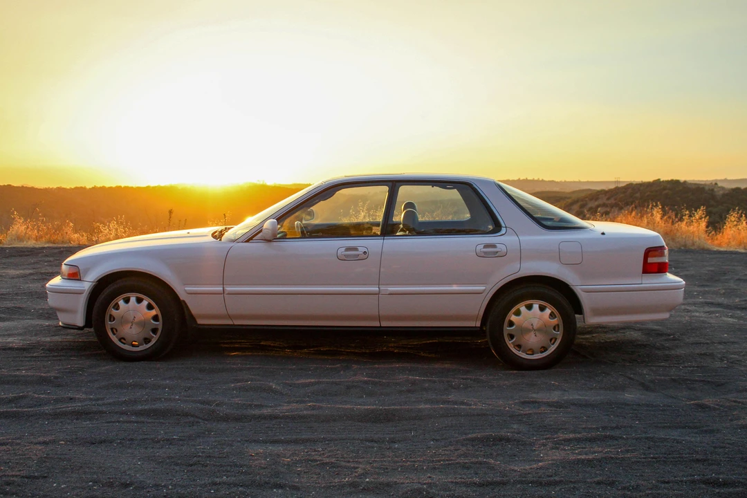 1993 Acura Vigor 3rd Gen - Image 3 of 31