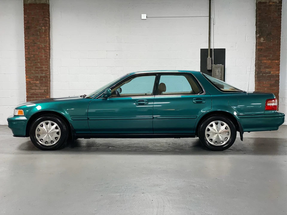 1993 Acura Vigor 3rd Gen - Image 4 of 31