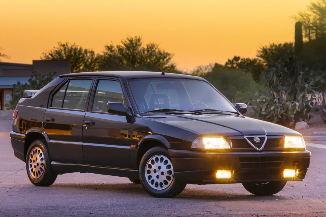 1993 Alfa Romeo - Image 16 of 31