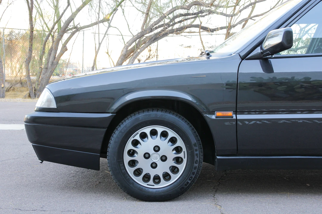1993 Alfa Romeo - Image 27 of 31