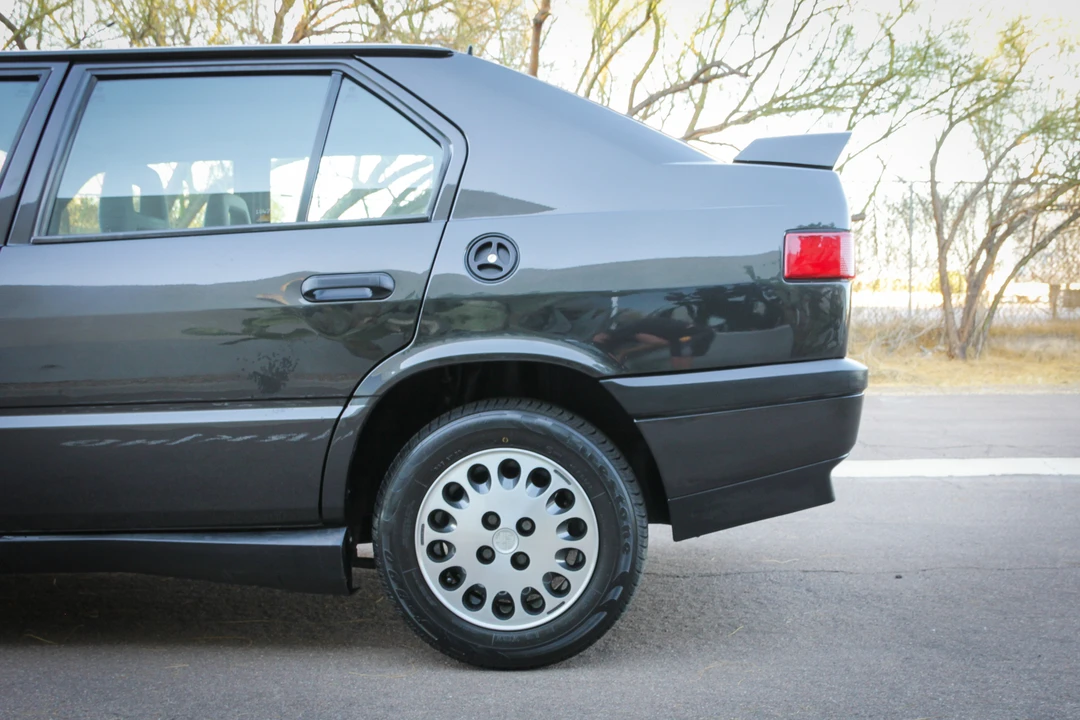 1993 Alfa Romeo - Image 29 of 31
