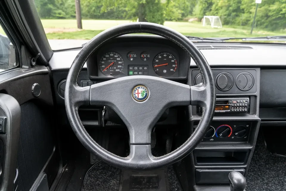 1993 Alfa Romeo 33 Stradale - Image 5 of 8