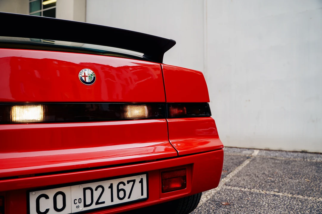 1993 Alfa Romeo SZ - Image 11 of 16
