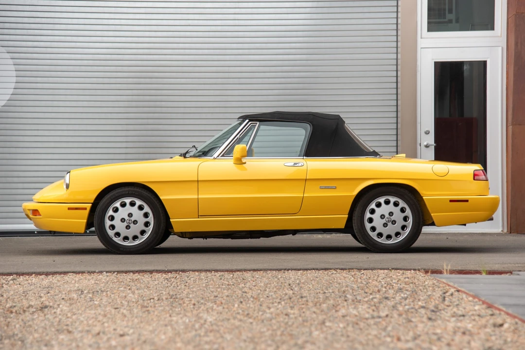 1993 Alfa Romeo Series 4 - Image 2 of 31