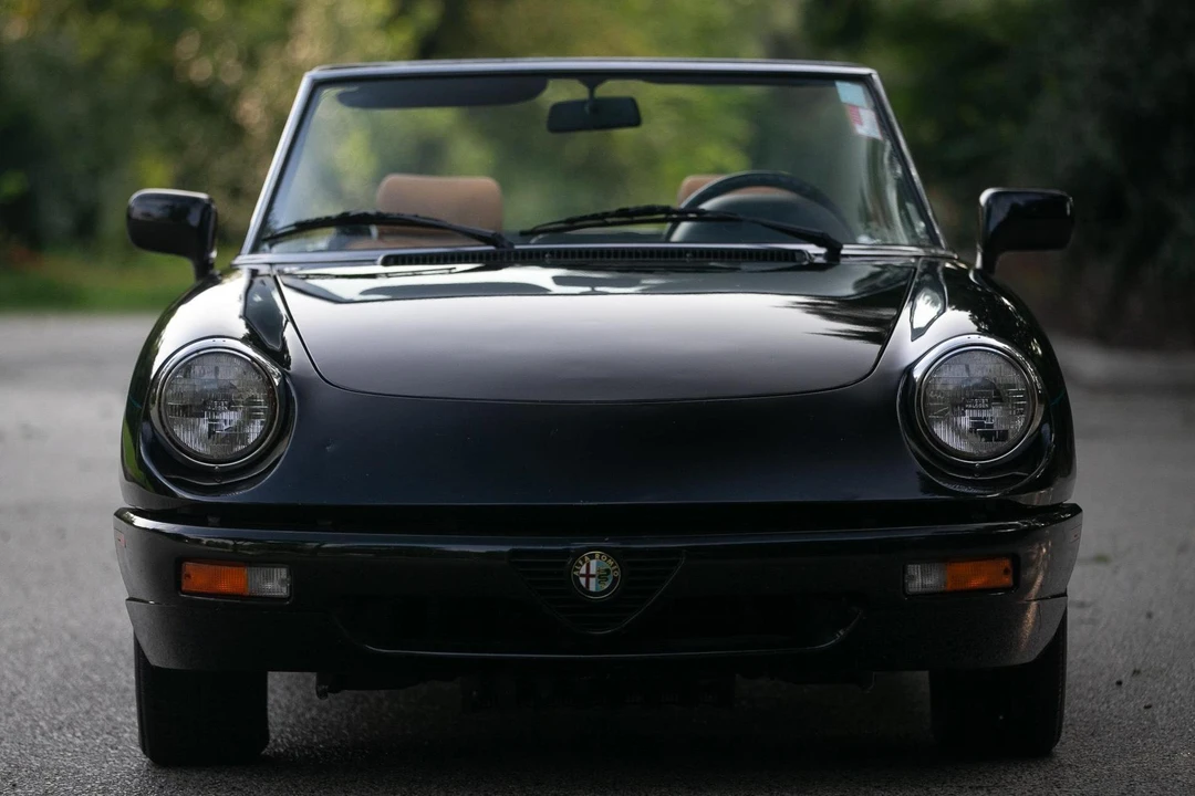 1993 Alfa Romeo Series 4 - Image 2 of 31