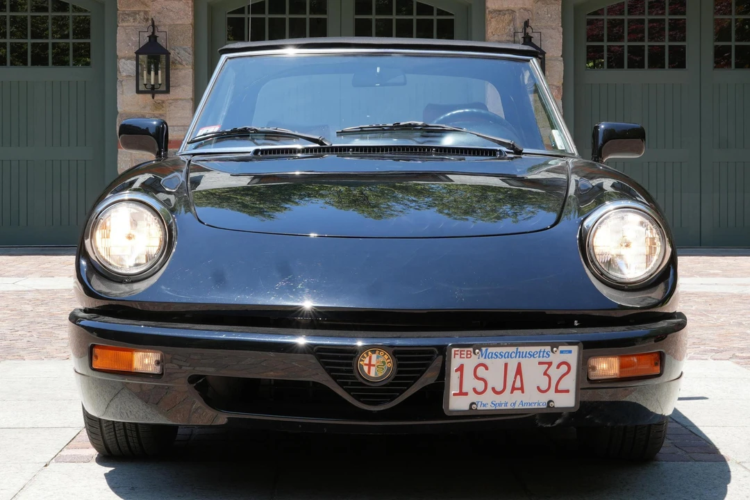 1993 Alfa Romeo Series 4 - Image 2 of 30