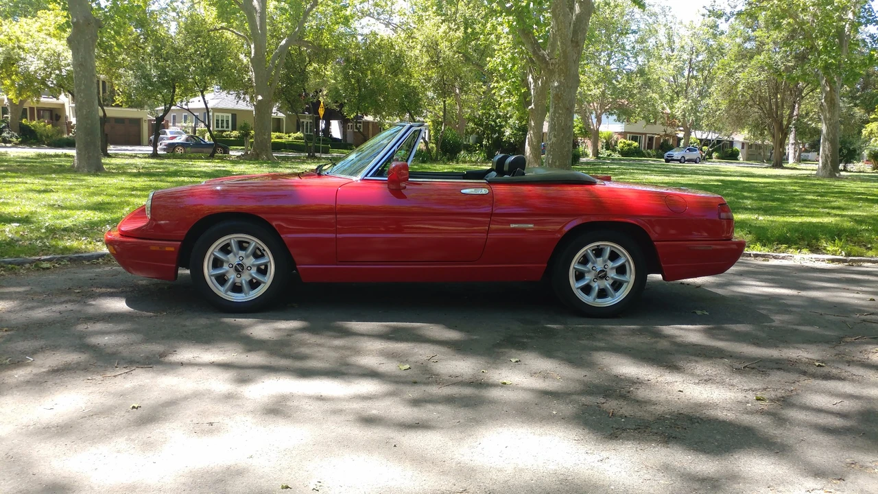 1993 Alfa Romeo Series 4 - Image 2 of 31