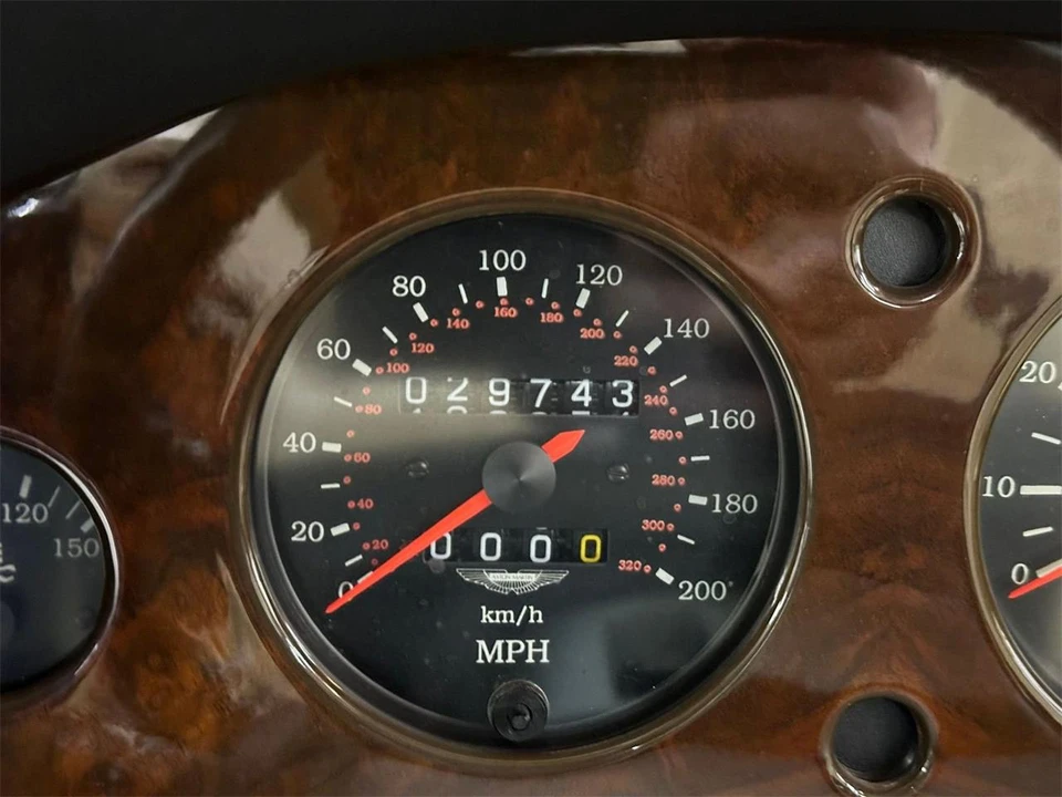 1993 Aston Martin Virage - Image 25 of 31
