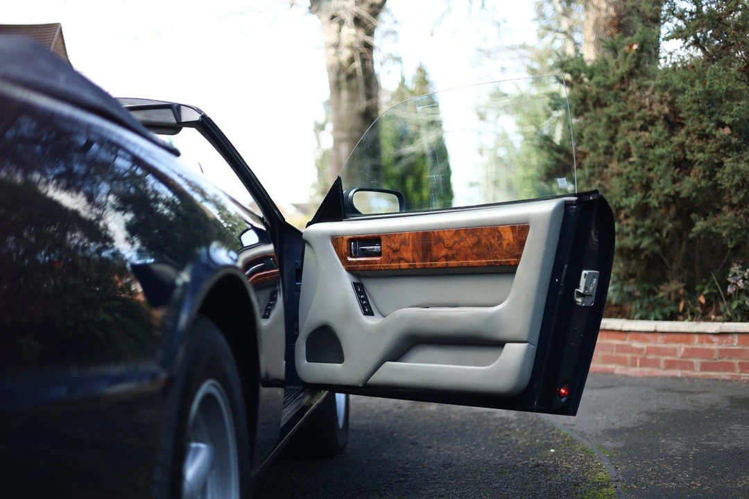 1993 Aston Martin Virage Volante - Image 27 of 30