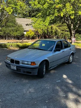 1993 BMW 3 Series 318i Sedan 4D