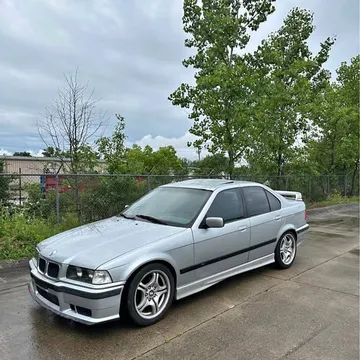 1993 BMW 3 Series 325i Sedan 4D