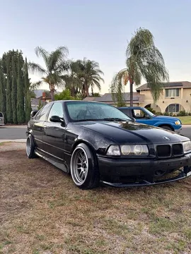 1993 BMW 3 Series 325i Sedan 4D