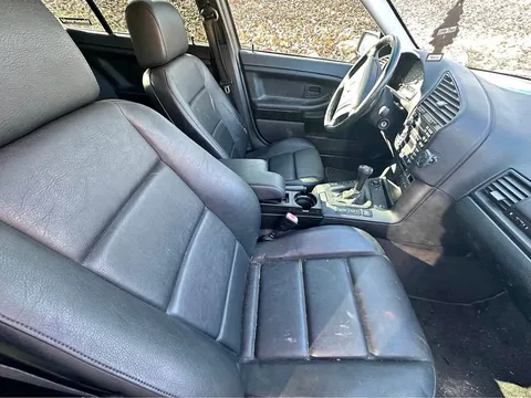 1993 BMW 320i