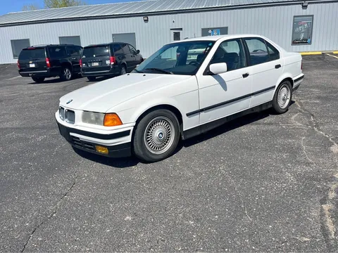 1993 BMW 3 Series 325i Sedan