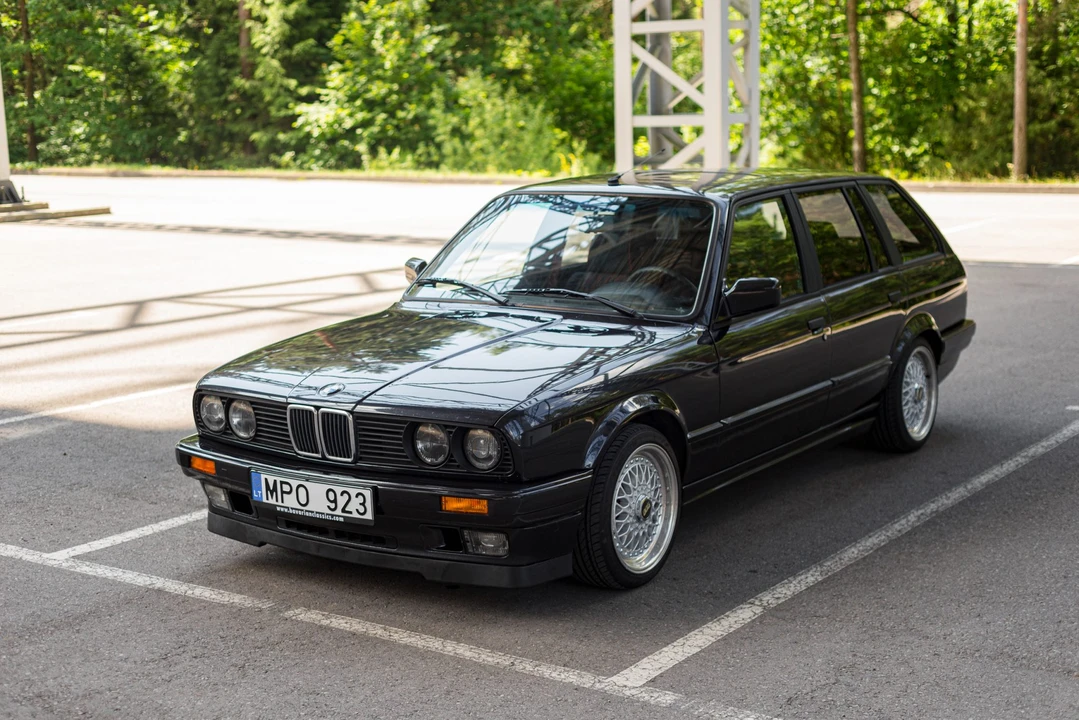 1993 BMW E30 3 Series - Image 5 of 31