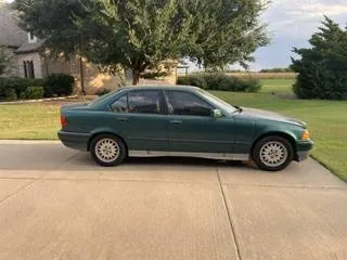 1993 BMW 325i Sedan