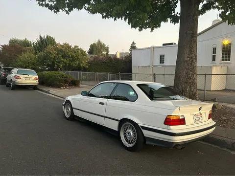 1993 BMW 325is