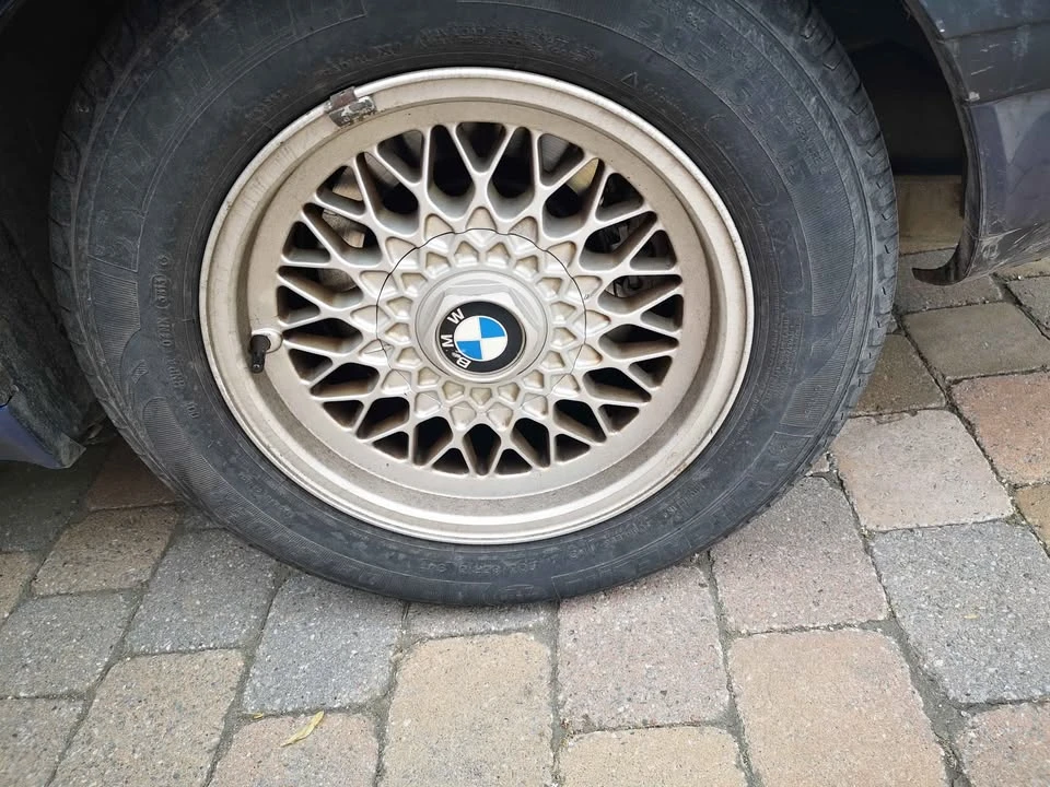 1993 BMW E32 7 Series - Image 6 of 6