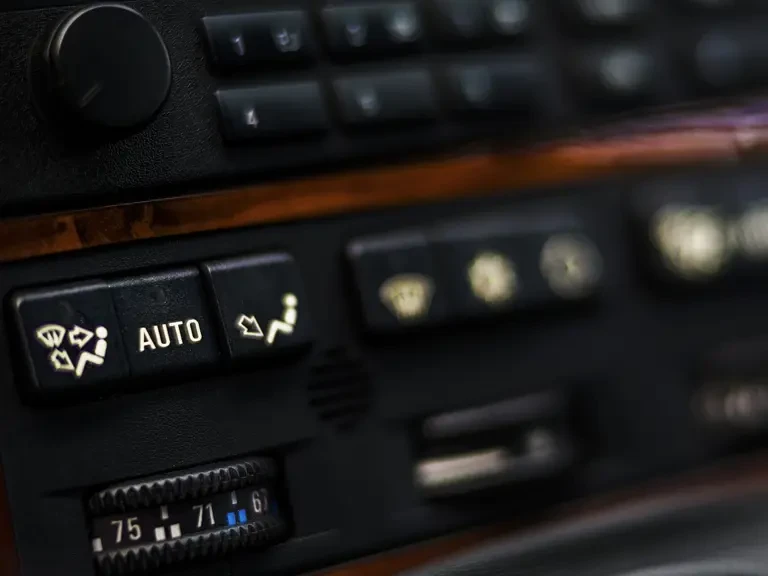 1993 BMW E31 8 Series - Image 19 of 31