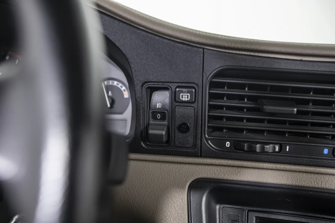 1993 BMW E31 850i & 850Ci - Image 27 of 31