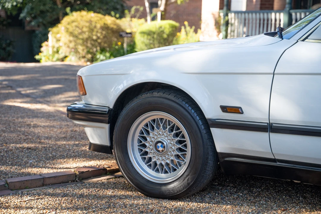 1993 BMW E32 7 Series - Image 8 of 31