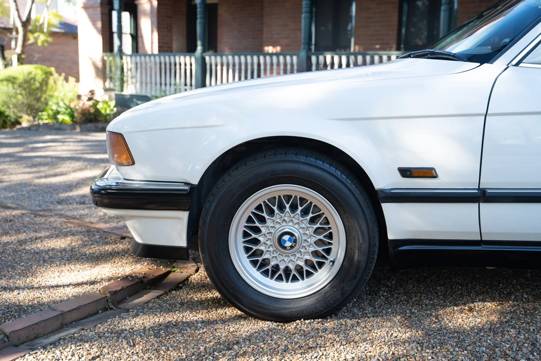 1993 BMW E32 7 Series - Image 30 of 31