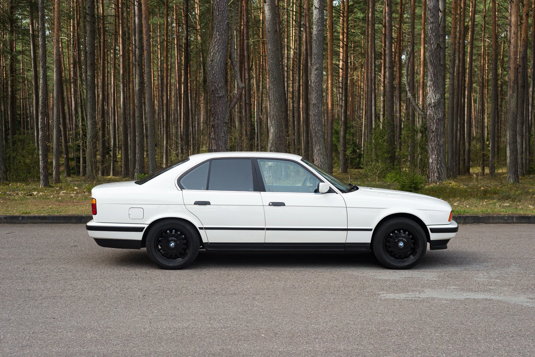1993 BMW E34 5 Series - Image 8 of 31