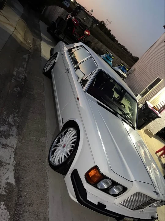 1993 Bentley Mulsanne - Image 3 of 10