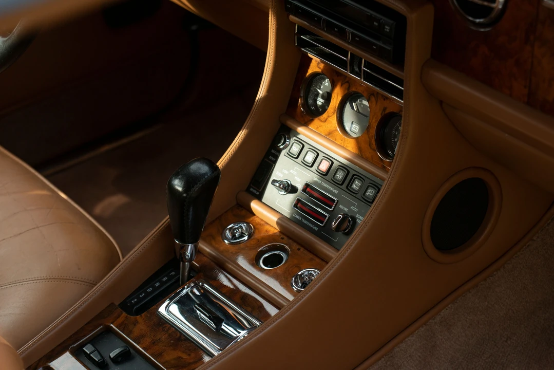1993 Bentley Brooklands - Image 18 of 19