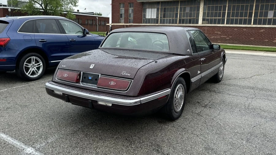 1993 Buick Riviera 4th-7th Gen - Image 2 of 4