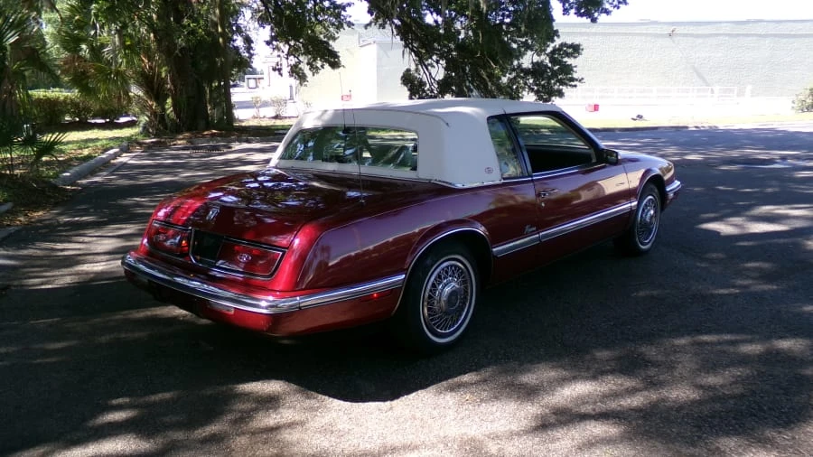 1993 Buick Riviera 4th-7th Gen - Image 2 of 4