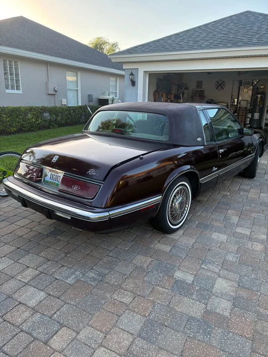 1993 Buick Riviera 4th-7th Gen - Image 3 of 7