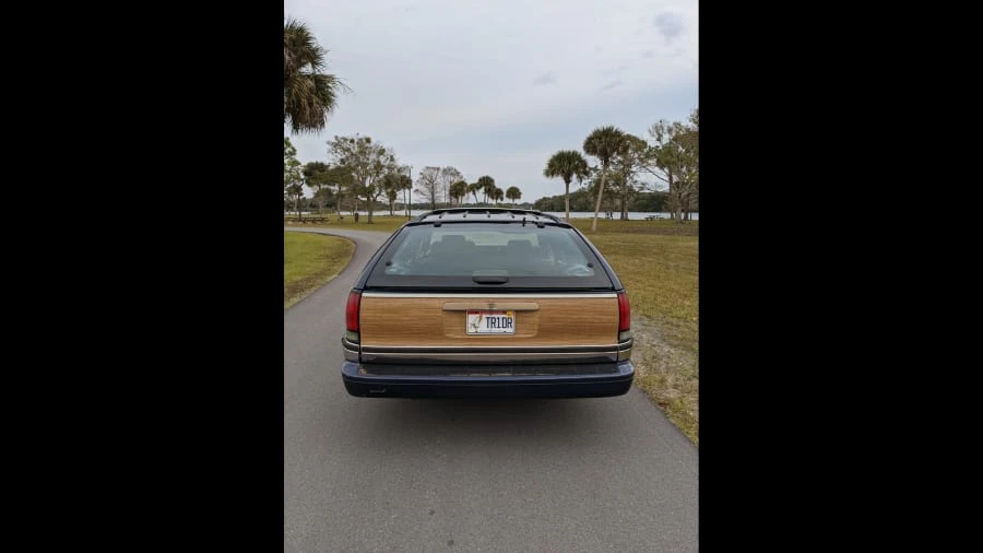 1993 Buick Roadmaster - Image 11 of 19