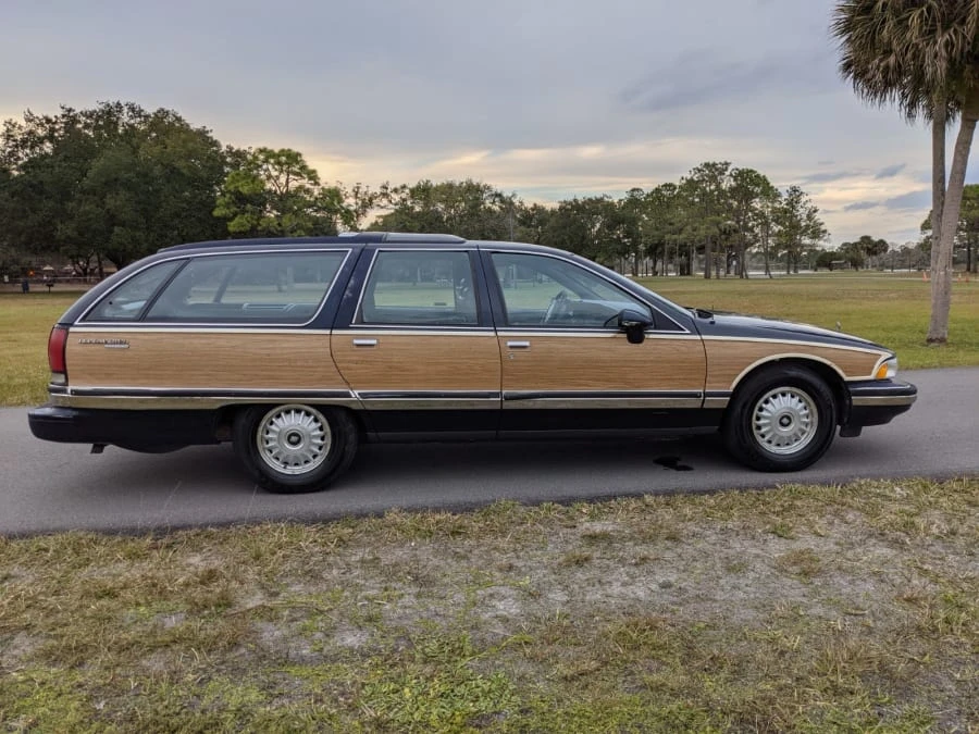 1993 Buick Roadmaster - Image 2 of 19