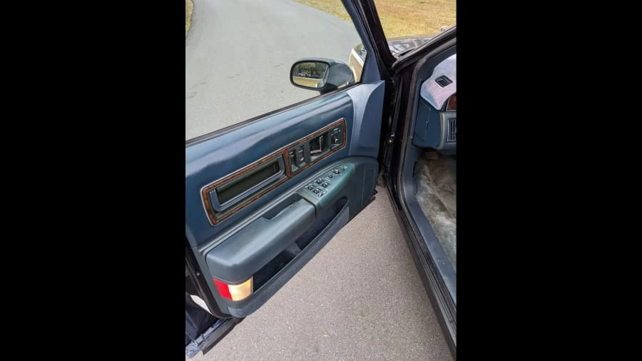 1993 Buick Roadmaster - Image 18 of 19