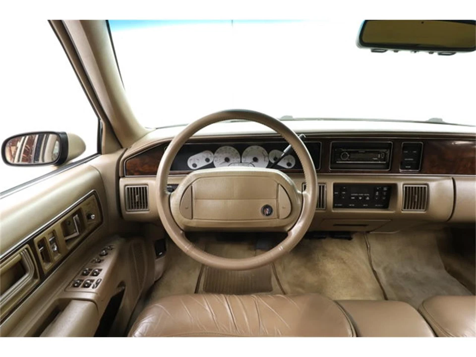 1993 Buick Roadmaster - Image 10 of 31